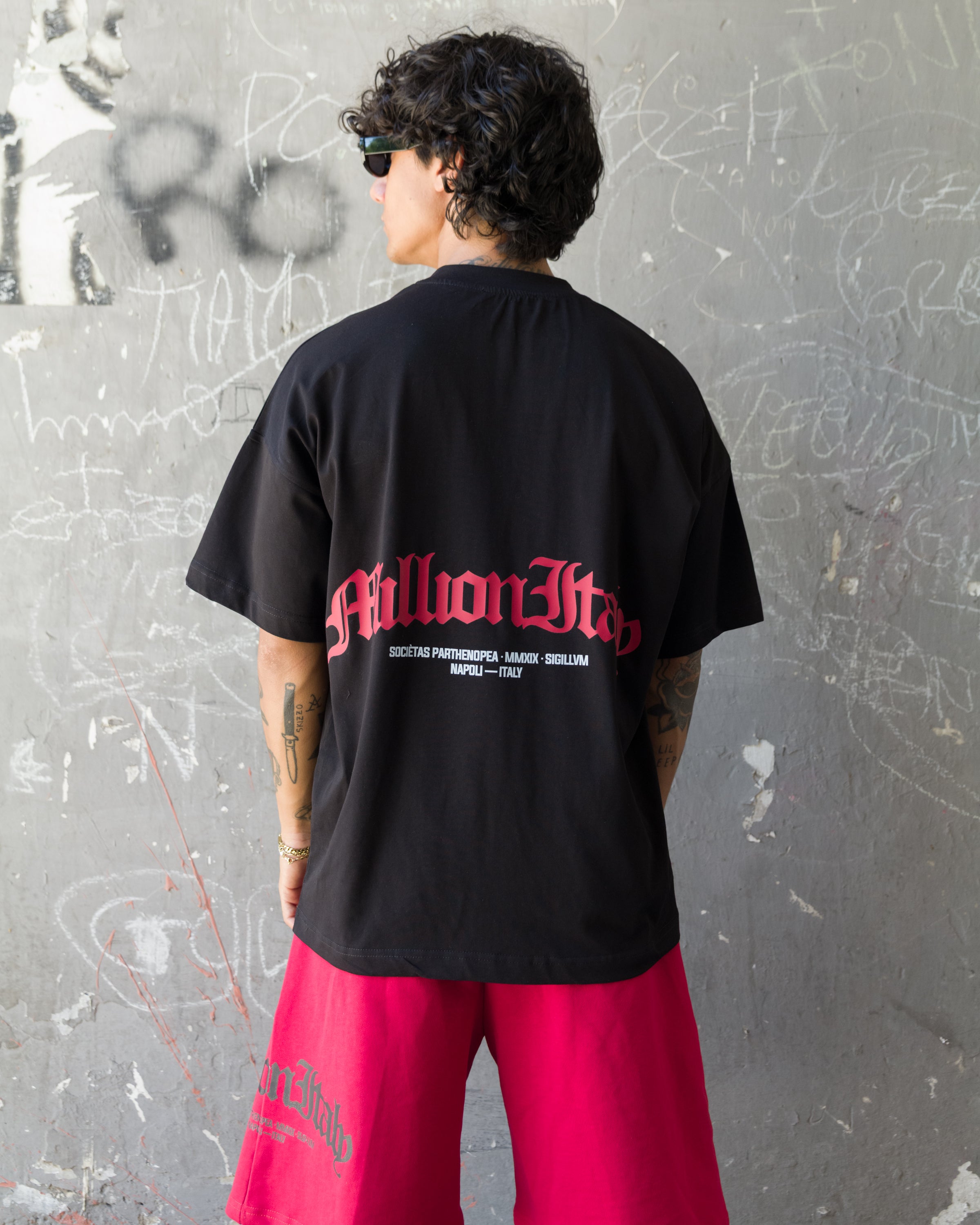 Black Arch Logo Red T-Shirt
